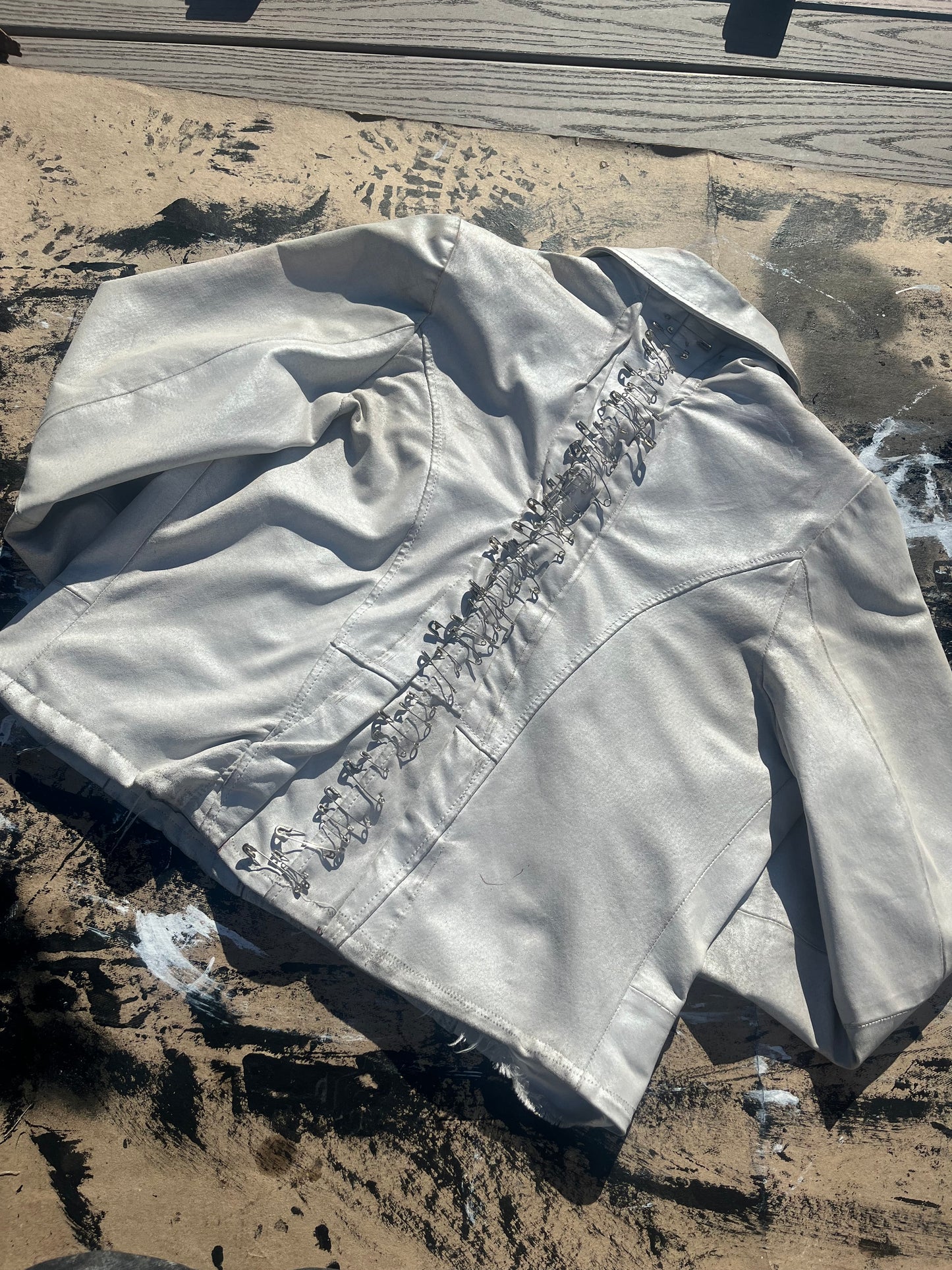 Safety pin spine jacket